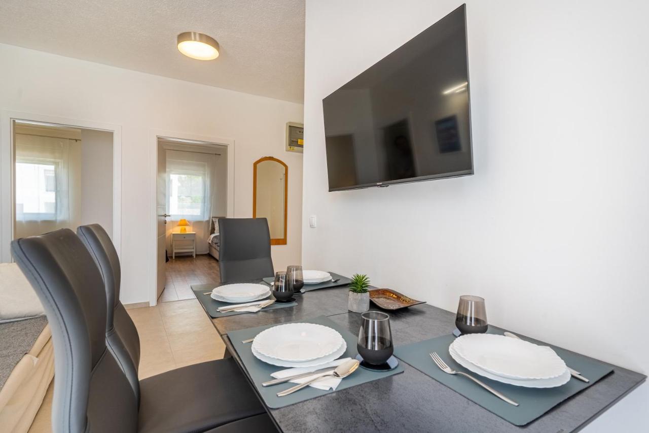 Apartments Tatjana II Cres Luaran gambar